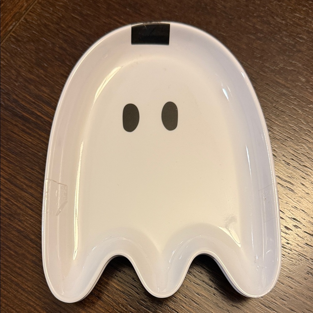 Ghost Shaped White Plastic Snack Plates